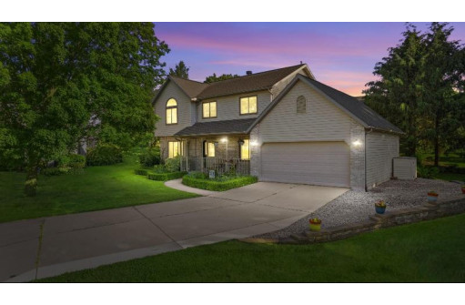 880 Arrowhead Cir, Sun Prairie, WI 53590