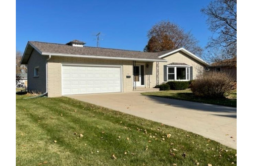 44 Highland Ave, Ripon, WI 54971