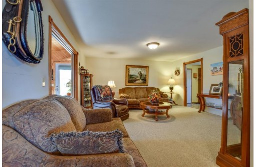 E4233 Horseshoe Rd, Spring Green, WI 53588