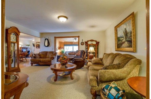 E4233 Horseshoe Rd, Spring Green, WI 53588