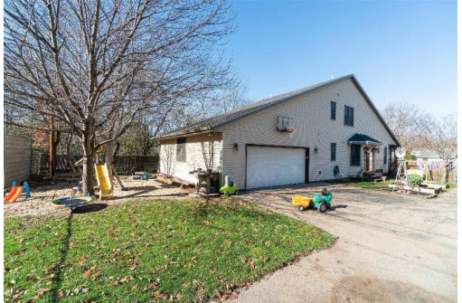 1326 E Road 3, Edgerton, WI 53534