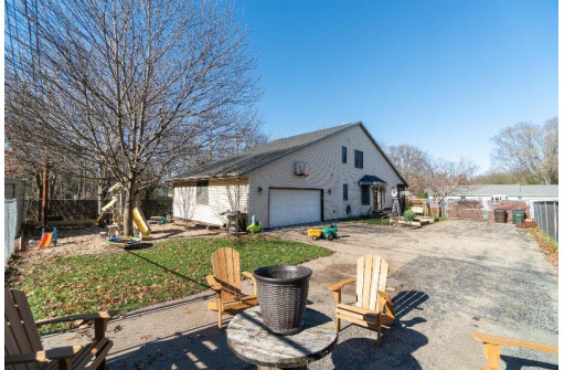 1326 E Road 3, Edgerton, WI 53534