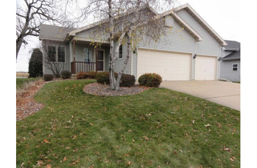 6809 Village Park Dr, Madison, WI 53718