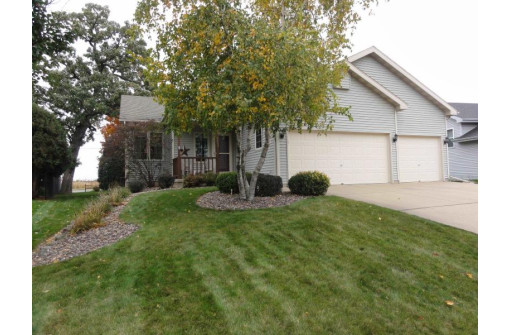 6809 Village Park Dr, Madison, WI 53718