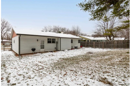 4610 Bonner Ln, Madison, WI 53704