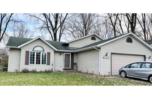 1307 Montclair Pl, Fort Atkinson, WI 53538