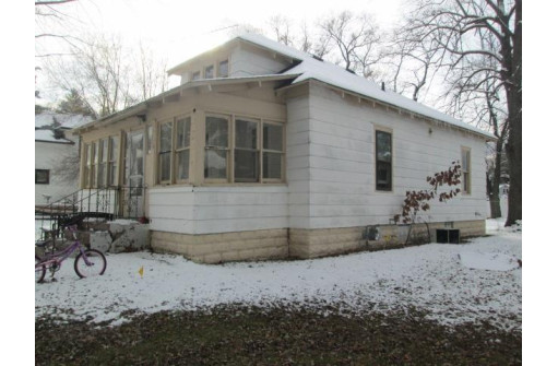 229 N Oak St, Adams, WI 53910