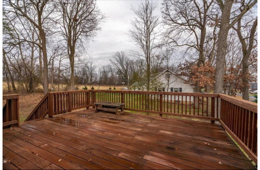 1732 W Lois Ln, Edgerton, WI 53534