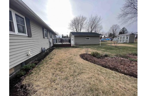 1411 S 16th St, Prairie Du Chien, WI 53821-2903