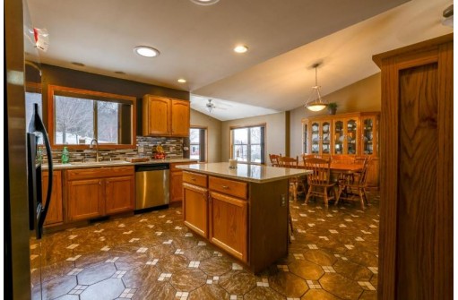 3004 Allies Ln, Cross Plains, WI 53528