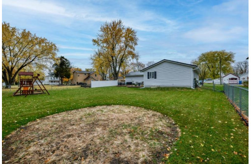 1205 E 6th Ave, Brodhead, WI 53520