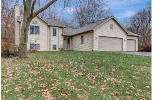 W10957 Arbor Valley Rd, Lodi, WI 53555