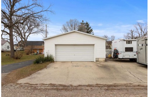 505 N Franklin St, Poynette, WI 53955