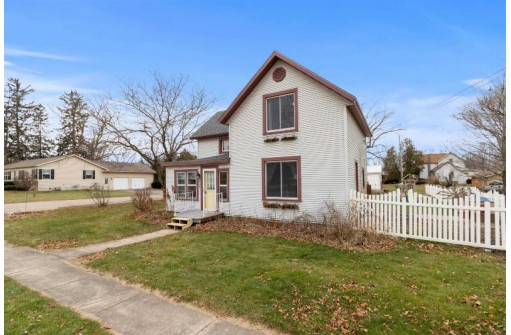 505 N Franklin St, Poynette, WI 53955