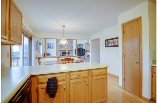 6117 Waterford Rd, Madison, WI 53719