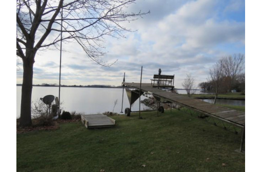 W9777 Breezy Point Rd, Fox Lake, WI 53933-0000