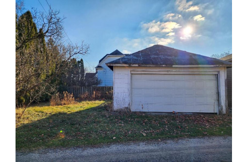 211 W Monowau St, Tomah, WI 54660