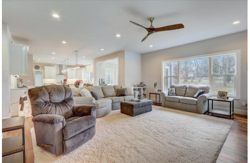 3495 Heatherstone Ridge, Sun Prairie, WI 53590