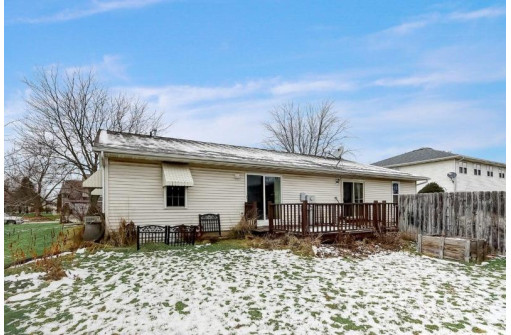 511 Hanson Rd, Stoughton, WI 53589