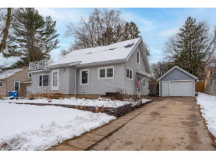 421 11th St Baraboo, WI 53913