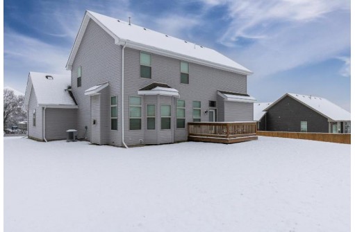 819 E Mason Dr, Edgerton, WI 53534