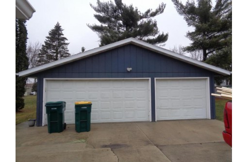 826 E Franklin St, Waupun, WI 53963