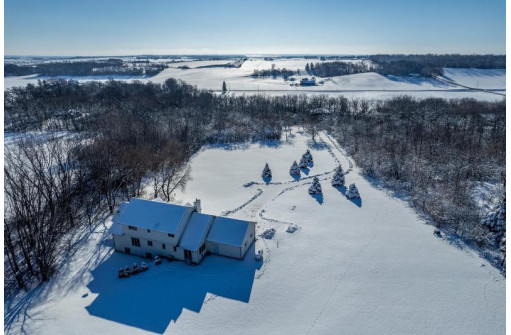 6714 Patton Rd, Waunakee, WI 53597