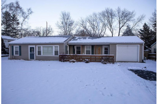 10986 N Gladys Dr, Edgerton, WI 53534