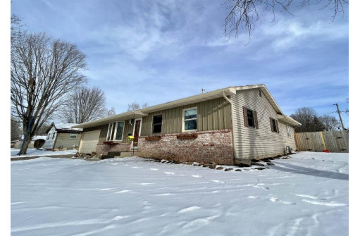 1643 S Grant Ave, Janesville, WI 53546