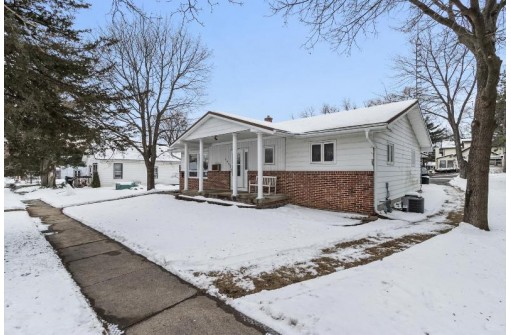 409 E Carroll St, Portage, WI 53901