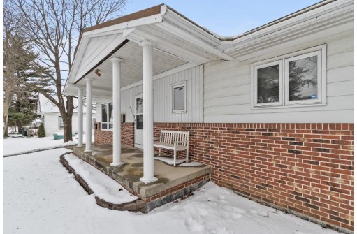 409 E Carroll St, Portage, WI 53901