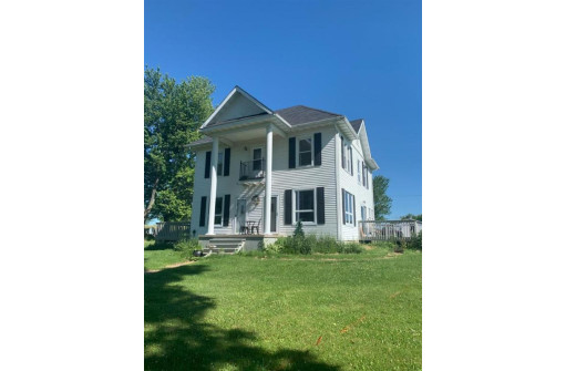 4524 Paulson Rd, Blanchardville, WI 53516