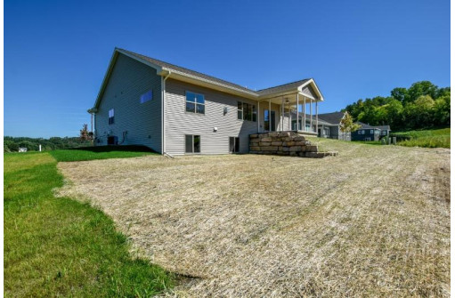 1408 Schoepp Ln, Cross Plains, WI 53528