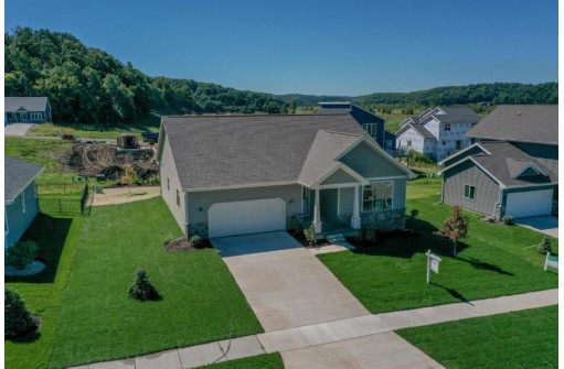 1408 Schoepp Ln, Cross Plains, WI 53528