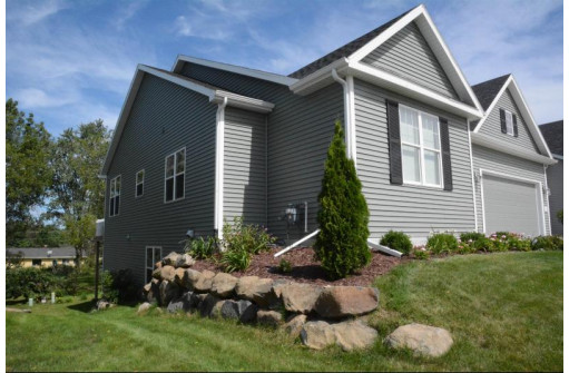 2 Rustling Birch Ct, Verona, WI 53593