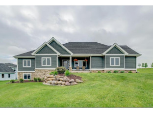 1008 Brynhill Dr Oregon, WI 53575