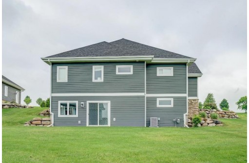 1008 Brynhill Dr, Oregon, WI 53575