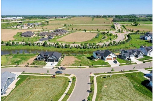 6243 Fountainhead Cir, DeForest, WI 53532