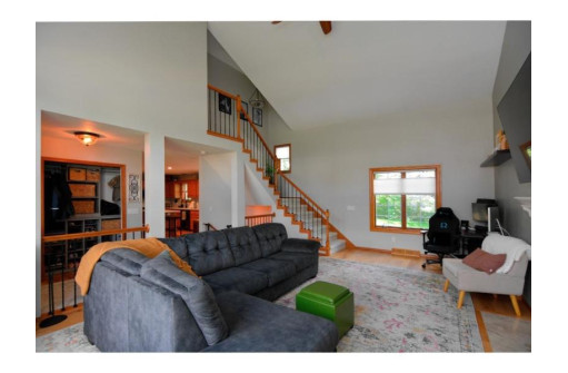 1905 Manchester Xing, Waunakee, WI 53597