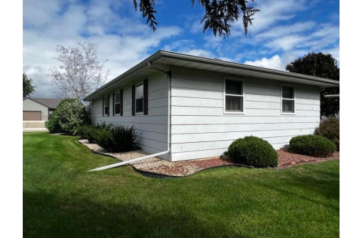 311 Summit Ave, Monticello, WI 53570