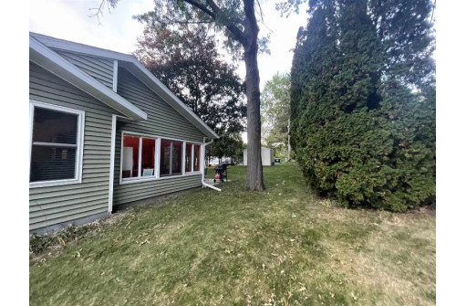 108 Meadow St, Lodi, WI 53555