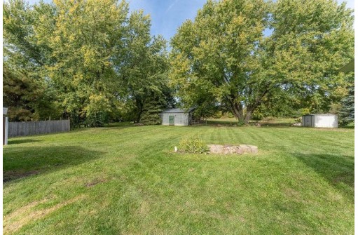 E12482 Man Mound Rd, Baraboo, WI 53913