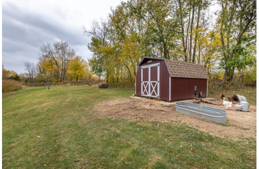 5222 Muller Ln, Potosi, WI 53820