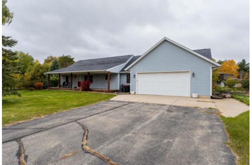 W5901 Hedrick Dr, Fort Atkinson, WI 53538