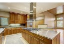 65 White Oaks Ln, Madison, WI 53711