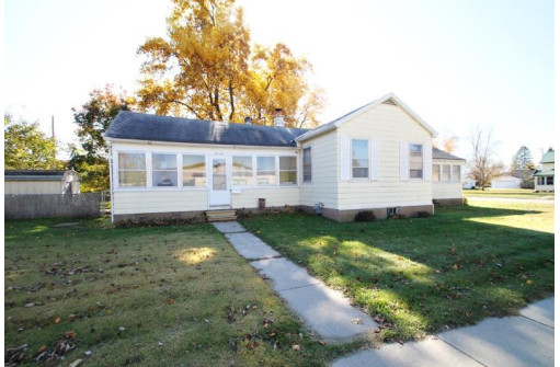 510 Jackson St, Sauk City, WI 53583