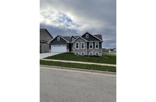 514 Big Stone Tr, Middleton, WI 53562