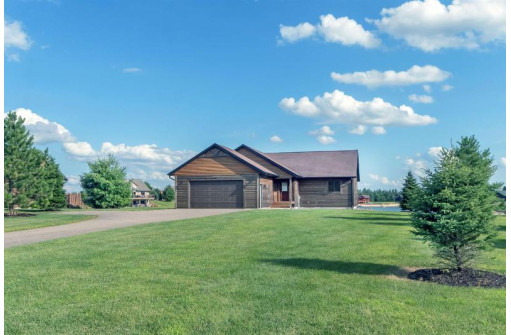 W5679 Castaway Dr, New Lisbon, WI 53950