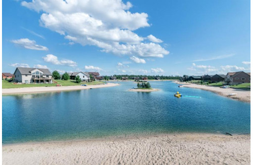 W5679 Castaway Dr, New Lisbon, WI 53950