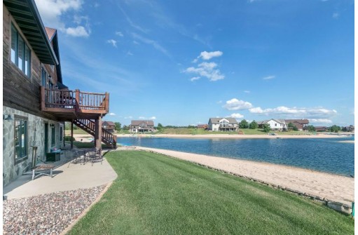 W5679 Castaway Dr, New Lisbon, WI 53950